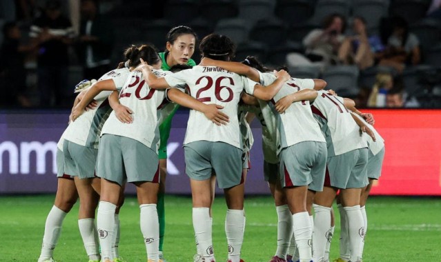 半岛体育-中国女足赢球却遭全网怒批：史上最差女足，外教上任有黑幕？